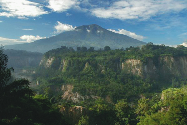 Hiking Gunung Singgalang